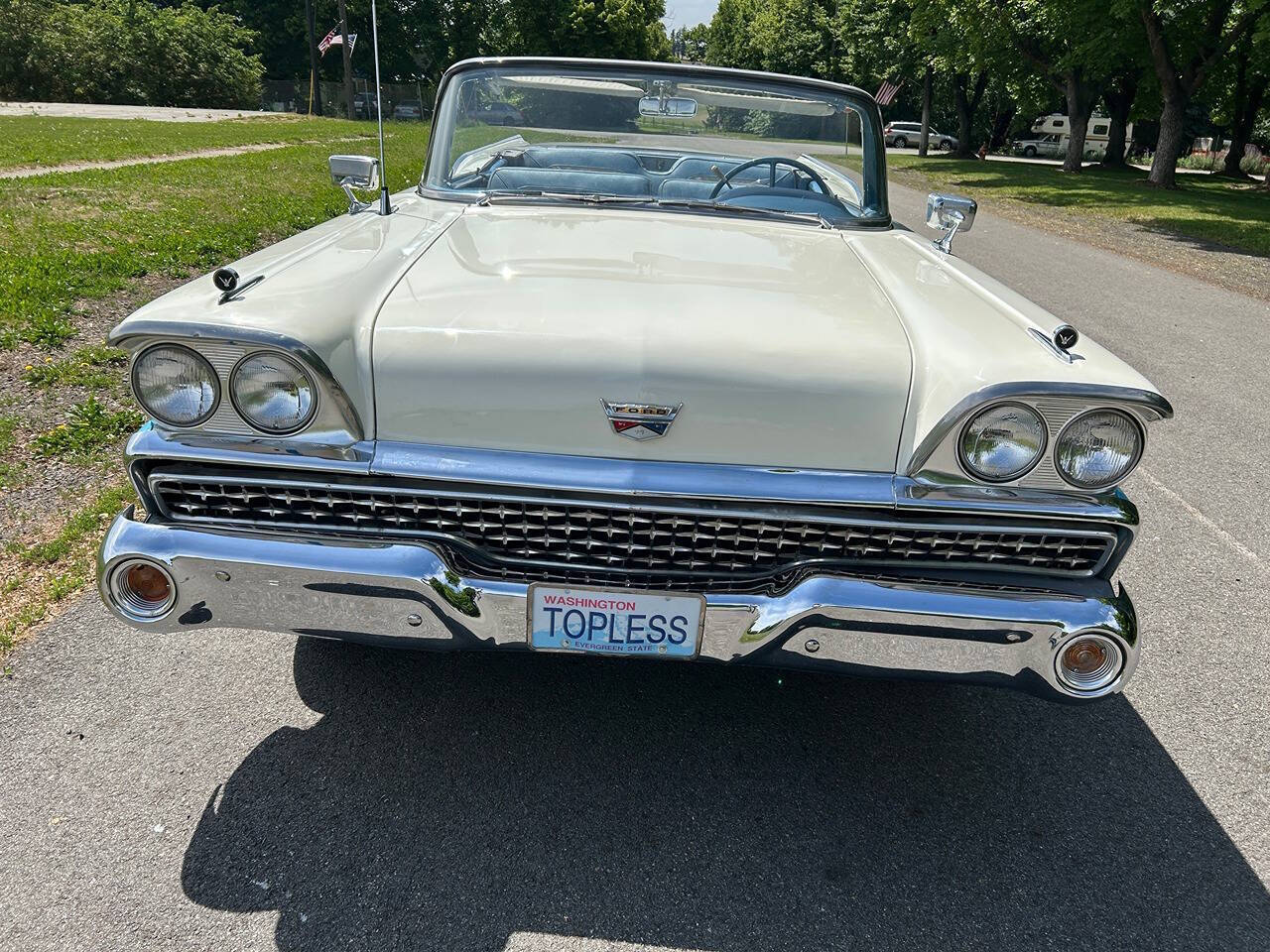 1959 Ford Skyliner 8