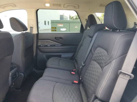 2024 Nissan Pathfinder S