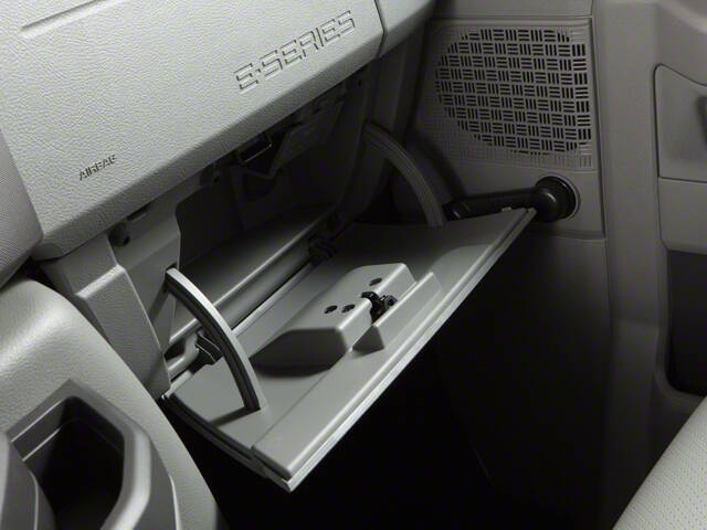 2011 Ford E-Series 21