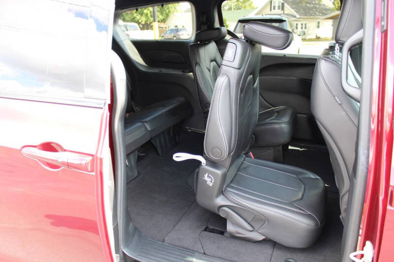 2022 Chrysler Pacifica Touring L