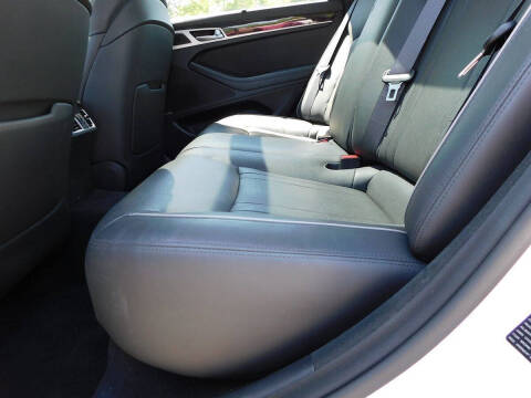 2015 Hyundai Genesis