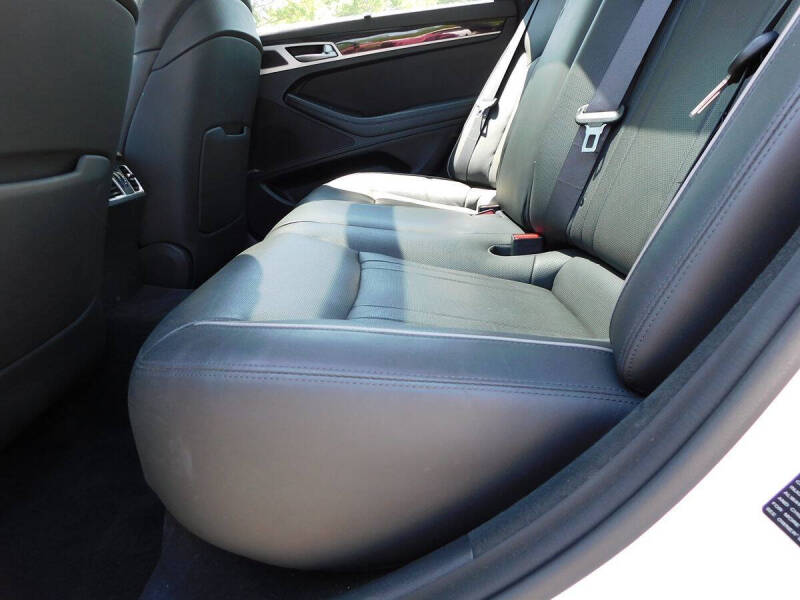 2015 Hyundai Genesis