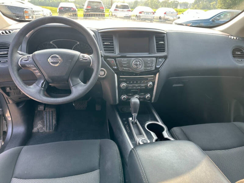 2020 Nissan Pathfinder S