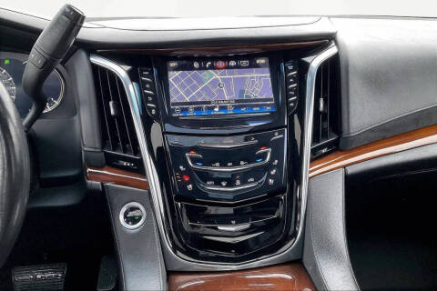 2018 Cadillac Escalade Luxury