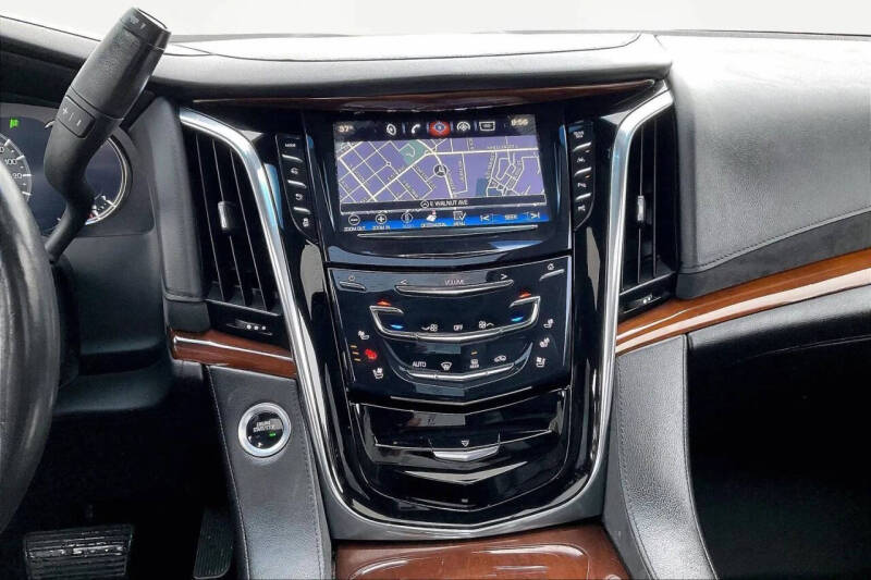 2018 Cadillac Escalade Luxury