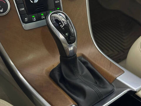 2015 Volvo XC60 T5 Drive-E Platinum