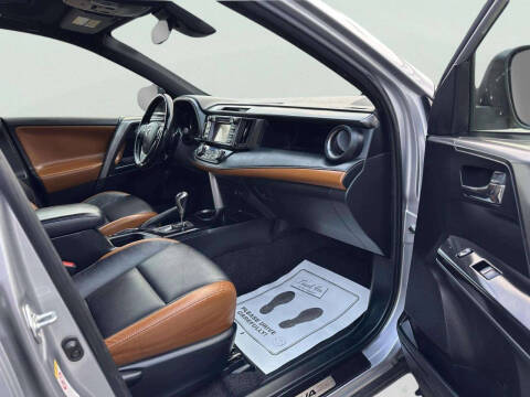 2018 Toyota RAV4 SE