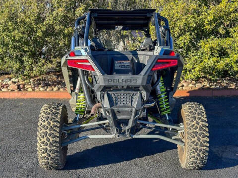 2022 Polaris Razor