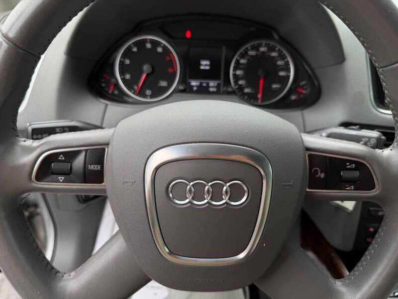 2011 Audi Q5 2.0T quattro Premium Plus