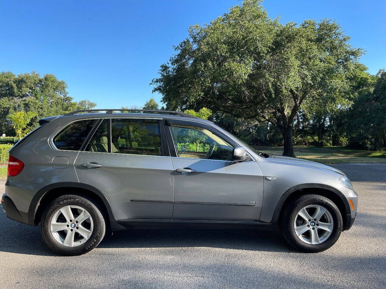 2007 BMW X5 for sale at ROADHOUSE AUTO SALES INC. in Tampa, FL