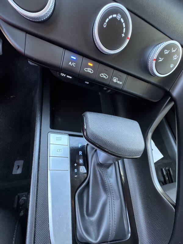 2023 Hyundai Elantra SE