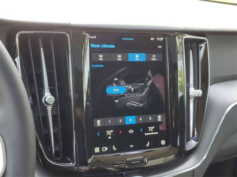 2025 Volvo XC60 B5 Core Dark Theme