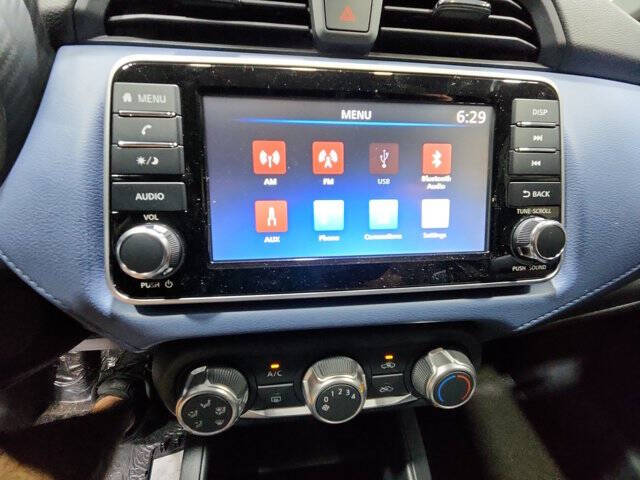 2025 Nissan Versa SV