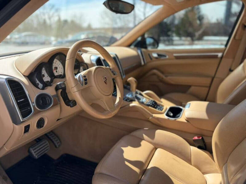 2013 Porsche Cayenne GTS