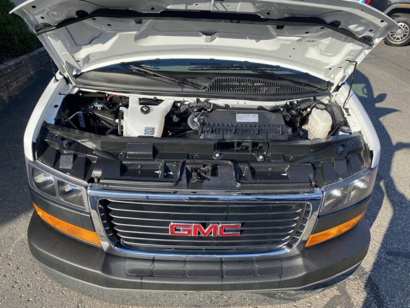 2025 GMC Savana 2500