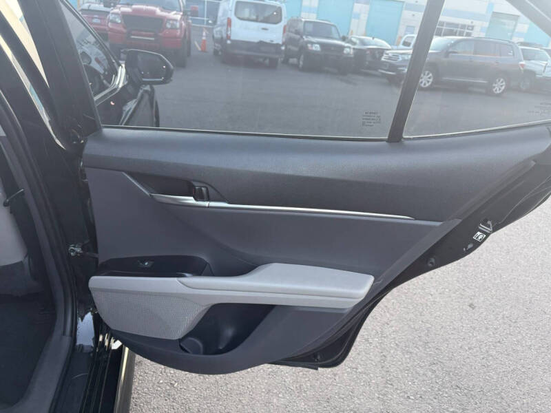 2019 Toyota Camry SE