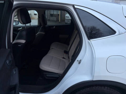 2020 Ford Escape Hybrid Titanium