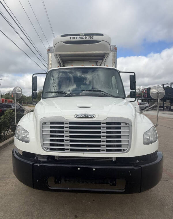 2019 Freightliner M2 106