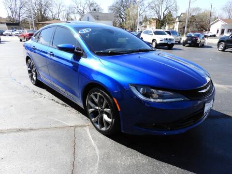 2015 Chrysler 200 for sale at Grant Park Auto Sales in Rockford IL