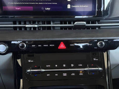 2024 Kia Carnival EX