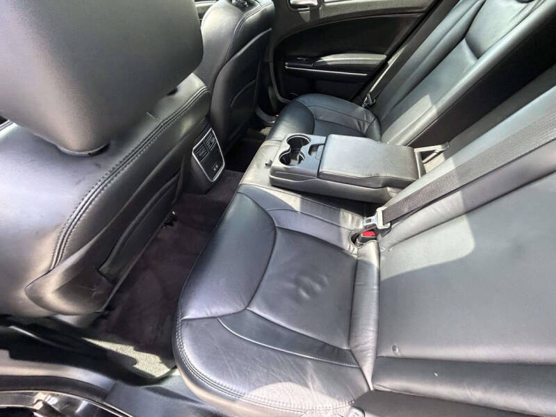 2017 Chrysler 300 Limited