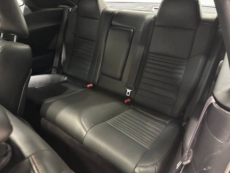 2016 Dodge Challenger 392 HEMI Scat Pack Shaker