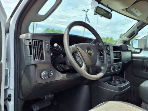 2025 Chevrolet Express 3500