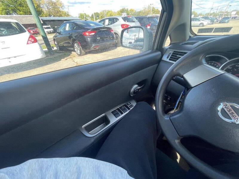 2012 Nissan Versa 1.8 S