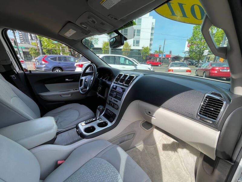 2011 GMC Acadia SLE