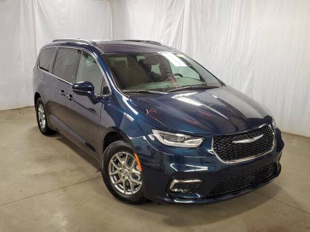 2022 Chrysler Pacifica for sale at COLE Automotive in Kalamazoo MI