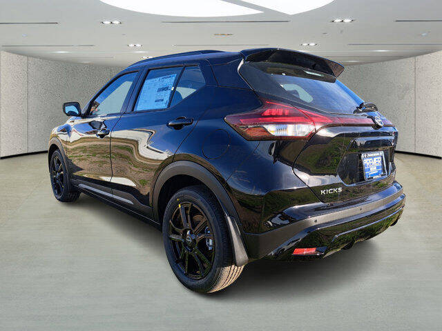 2024 Nissan Kicks SR