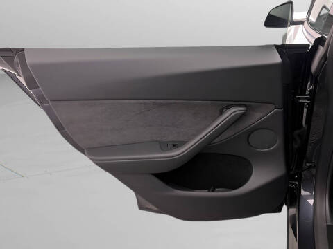 2025 Tesla Model Y Long Range