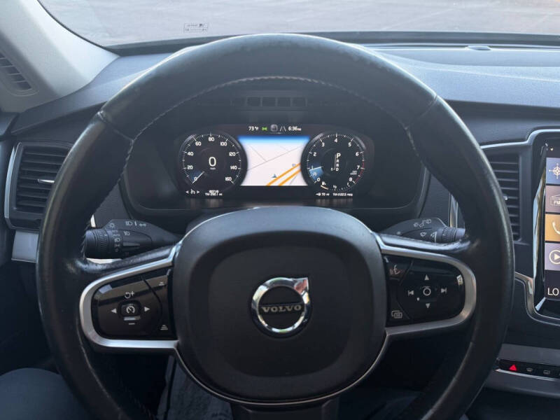 2016 Volvo XC90 T6 Momentum