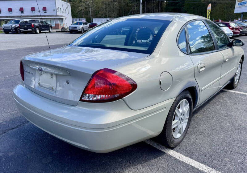 2006 Ford Taurus SE