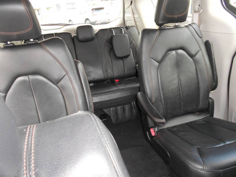 2020 Chrysler Pacifica Touring L