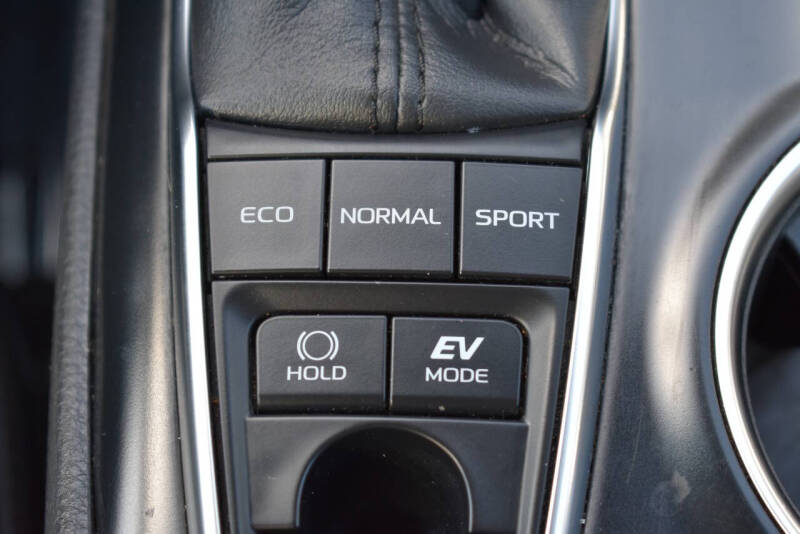 2018 Toyota Camry Hybrid XLE