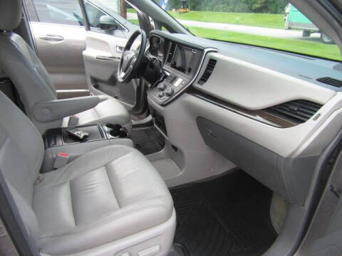 2016 Toyota Sienna XLE 8-Passenger