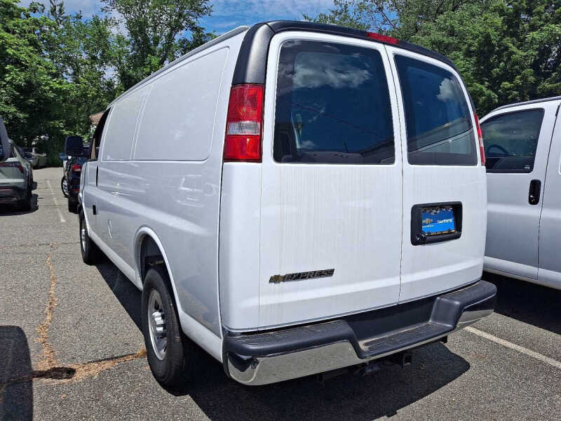 2025 Chevrolet Express 2500