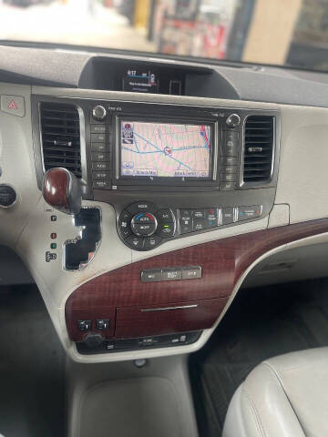 2012 Toyota Sienna XLE 7-Passenger