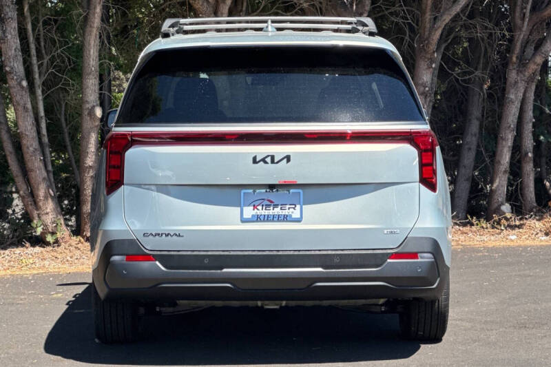 2026 Kia Carnival Hybrid SX