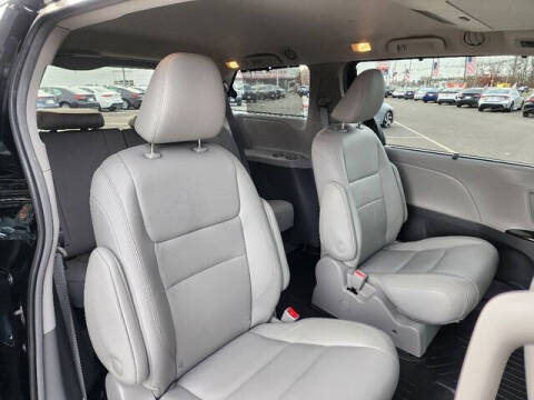 2018 Toyota Sienna XLE Premium 7-Passenger