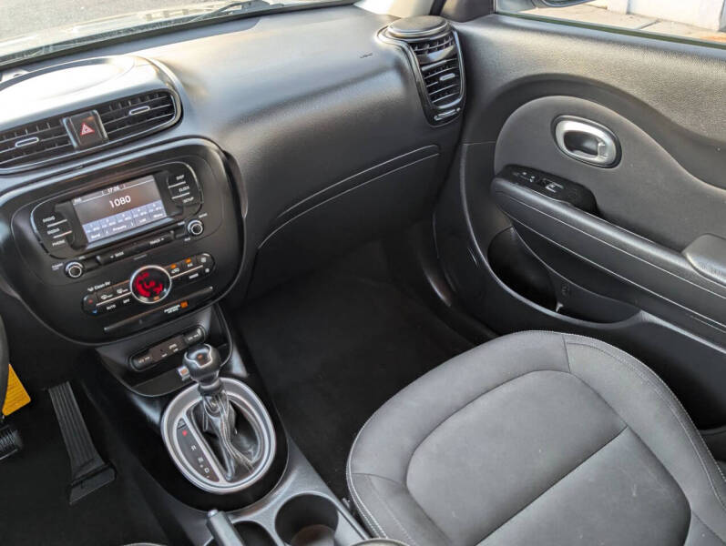 2017 Kia Soul +
