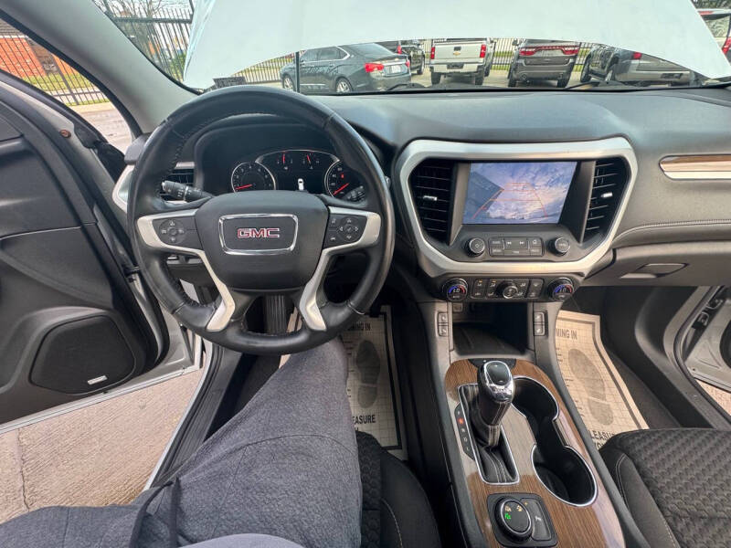 2017 GMC Acadia SLE-2