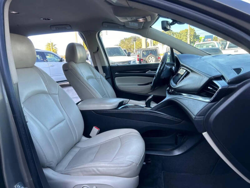 2020 Buick Enclave Essence
