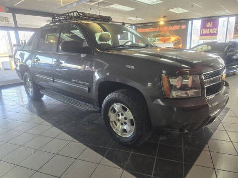 2011 Chevrolet Avalanche LS