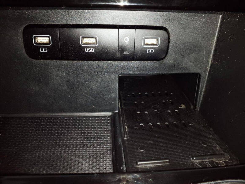 2023 Kia Carnival EX