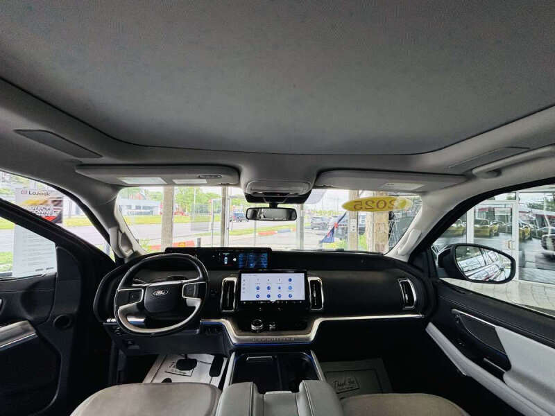 2025 Ford Expedition Platinum