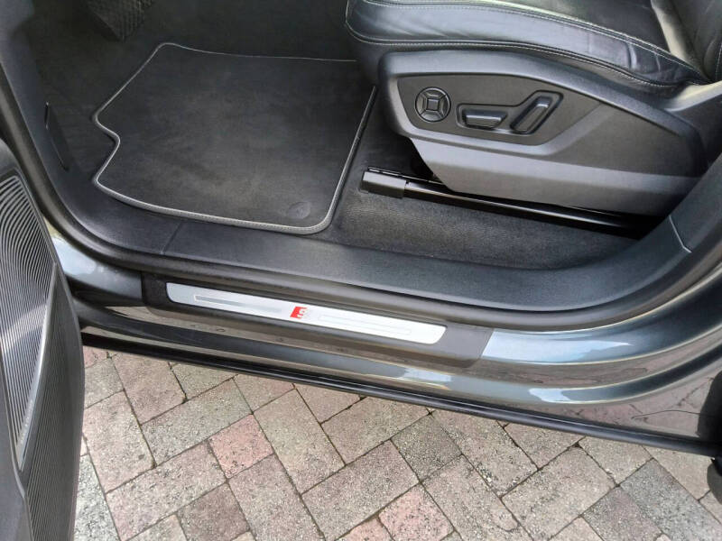 2019 Audi Q8 quattro Prestige 55 TFSI