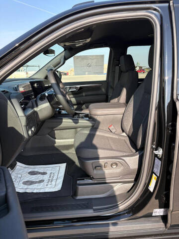 2025 Chevrolet Tahoe LS