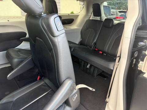 2021 Chrysler Pacifica Touring L